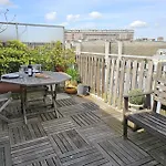 Renovated Studio With A Beautiful Terrace