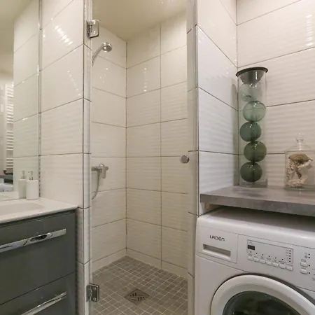 Renovated Studio With A Beautiful Terrace *